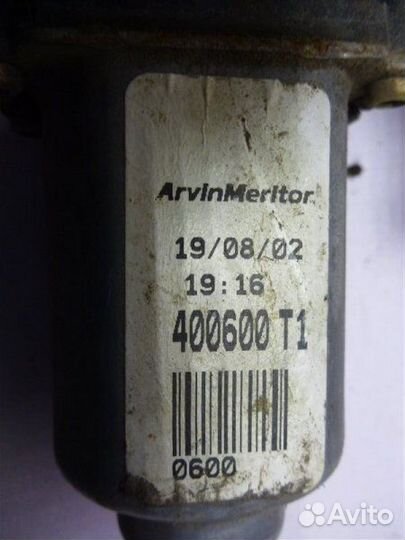 Стеклоподъемник передний правый Nissan Almera N16