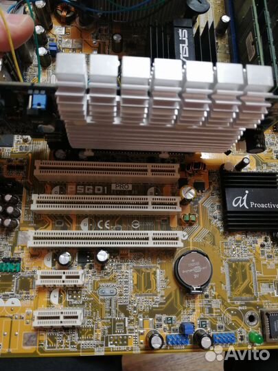 Материнская плата с процессором и памятью