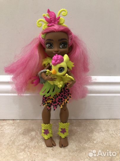 Кукольный домик с куклами и одеждой для них