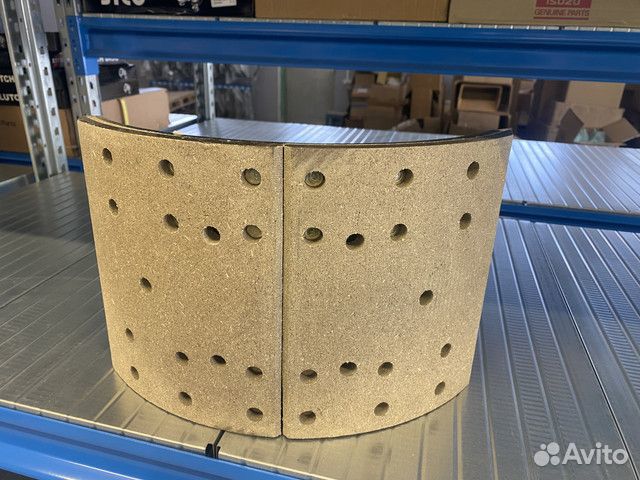 Колодка тормозная заднего моста левая задняя 1-471