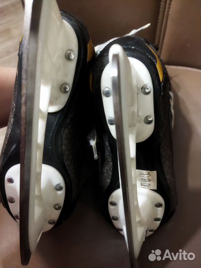 Продам хоккейные коньки