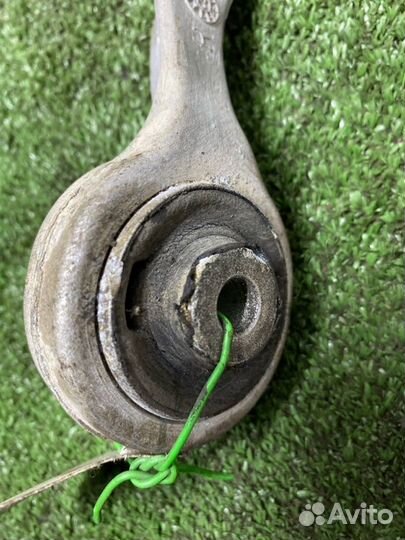 Рычаг подвески передний правый Volkswagen Passat