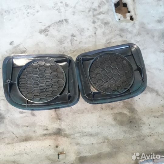 Решетка задних динамиков Мицубиси Лансер 9