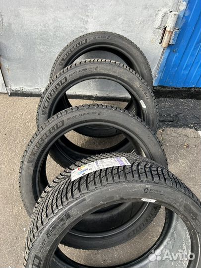 Michelin Pilot Alpin 5 255/35 R20 и 275/35 R20 102W