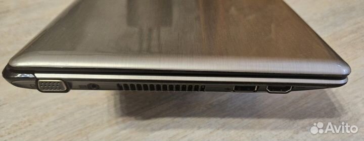 Ноутбук asus Eee PC 1201N