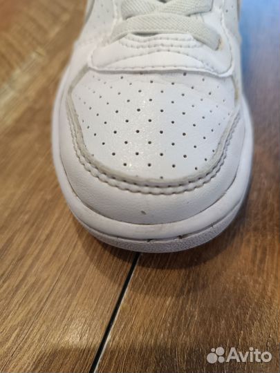 Кроссовки nike 28