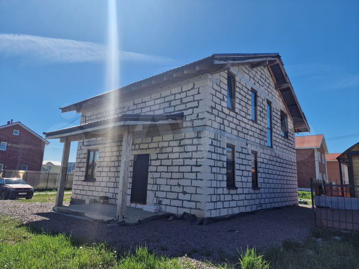 Дом 189,6 м² на участке 7,4 сот.