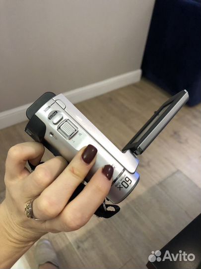 Видеокамера DCR-SX49E