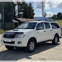 Toyota Hilux 2.5 MT, 2014, 236 000 км, с пробегом, цена 1 980 000 руб.