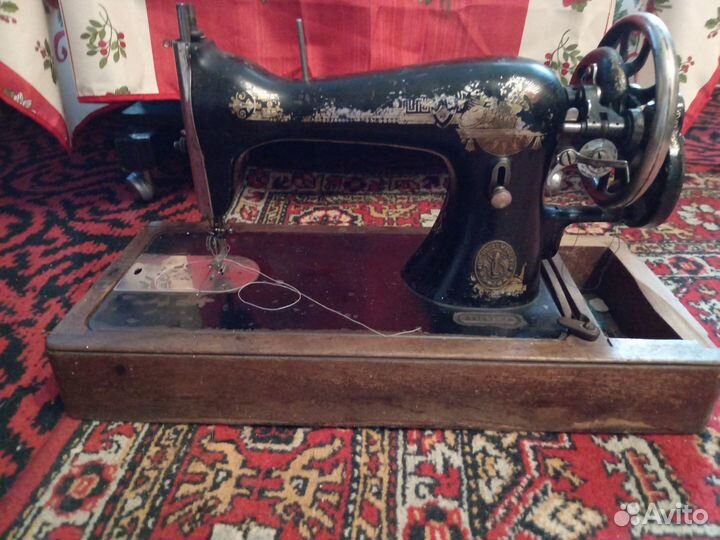 Швейная машинка зингер