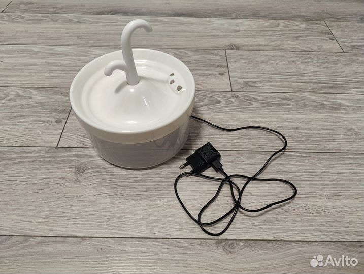 Фонтан поилка для кошек