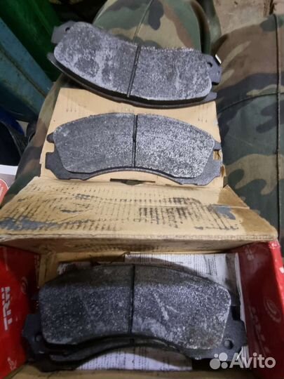 Колодки тормозные передние Mitsubishi