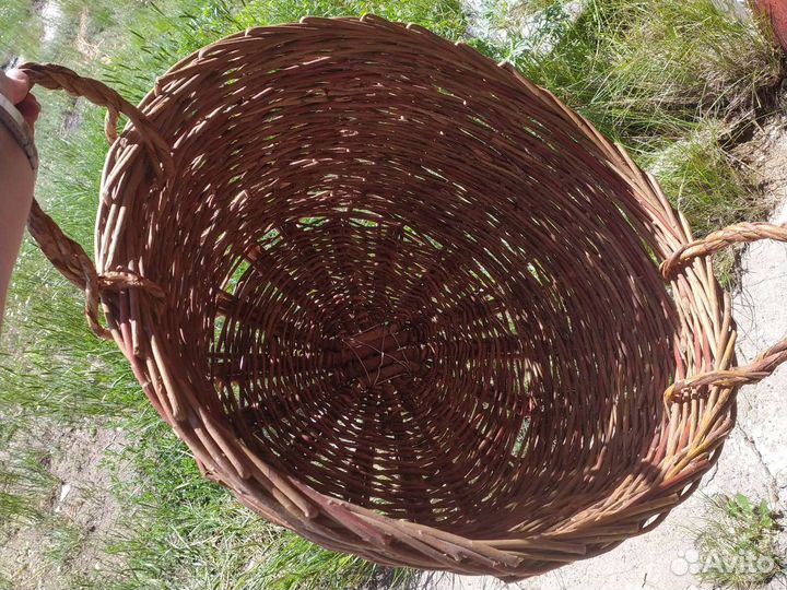 Корзина плетеная большая