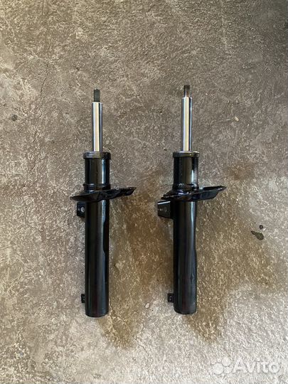 Передние стойки jetta 6