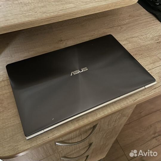 Ноутбукт asus UX21A ультрабук с IPS-дисплеем