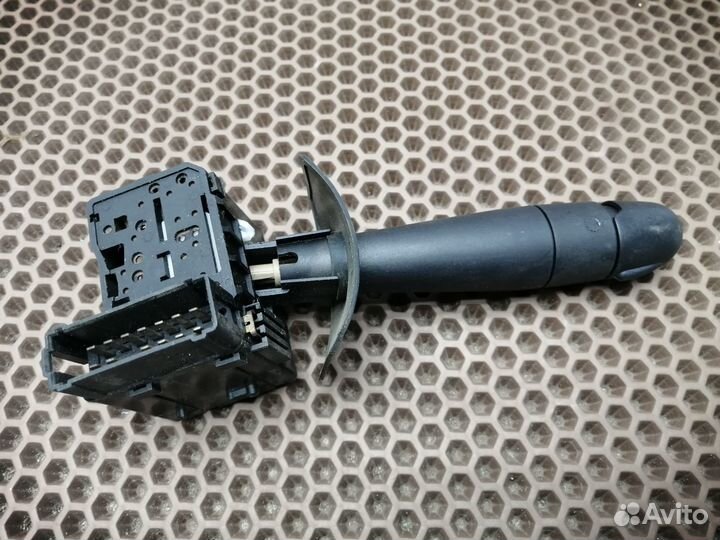 Переключатель стеклоочистителя Рено Логан / Ларгус