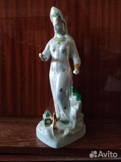 Фарфоровые статуэтки Дулево