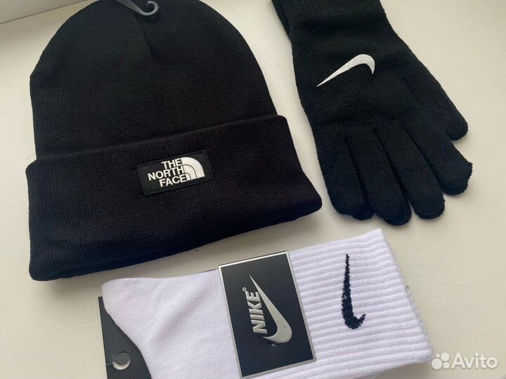 Комплект 3В1 Шапка TNF и перчатки nike