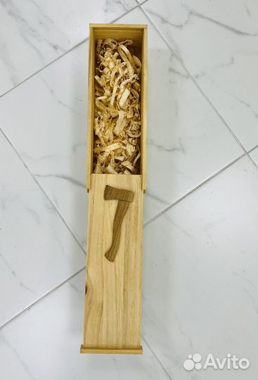 Подарочная коробка для бутылки (мебель из дерева)