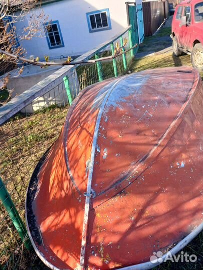 Продам моторную лодку Крым 3