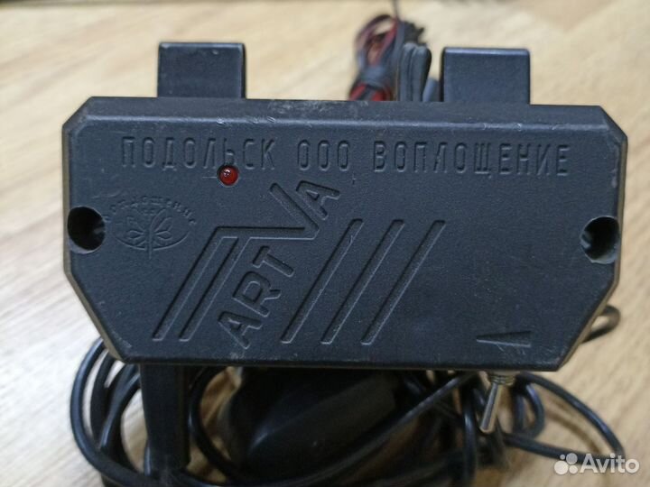 Антена на задние стекло