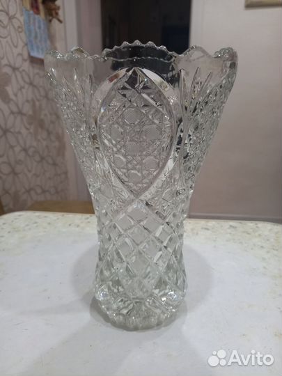 Хрустальная ваза