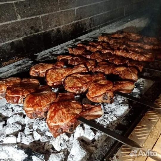 Повар мангальшик на море