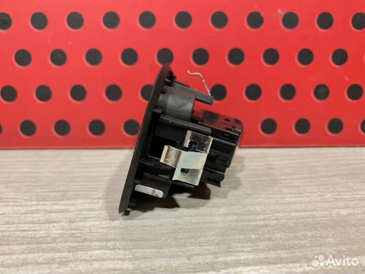 Кнопка стеклоподъемника Volvo Xc60 2019