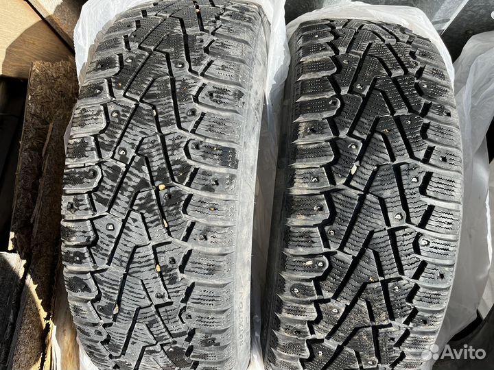 Pirelli Ice Zero 215/60 R17