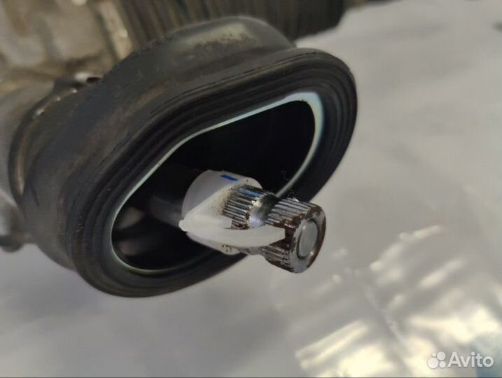 Рулевая рейка (рулевой редуктор, рулевой вал)