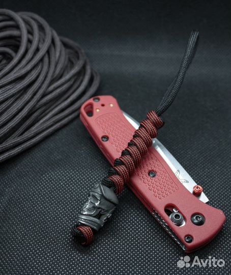 Темляк для ножа из паракорда 