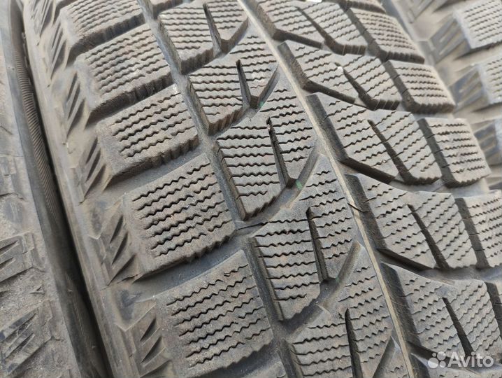 Bridgestone Blizzak WS-60 225/60 R17