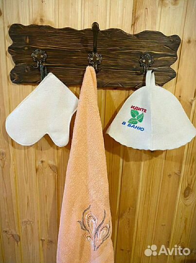 Вешалка настенная в баню и прихожую