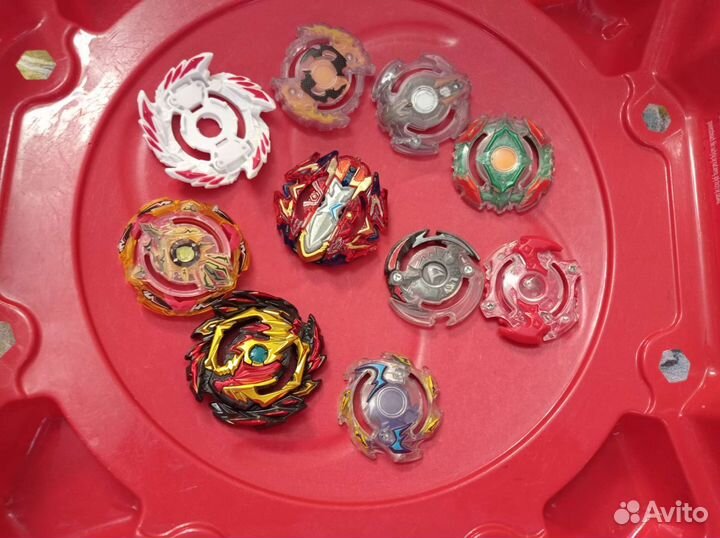 Волчки бейблейд + арена и запчасти