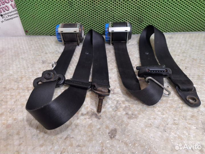 Передние ремни безопасности Ford Fiesta