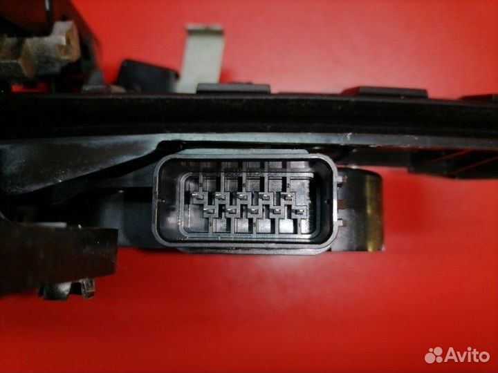 Замок двери задний левый Ford Focus CB4 qqdb 2008