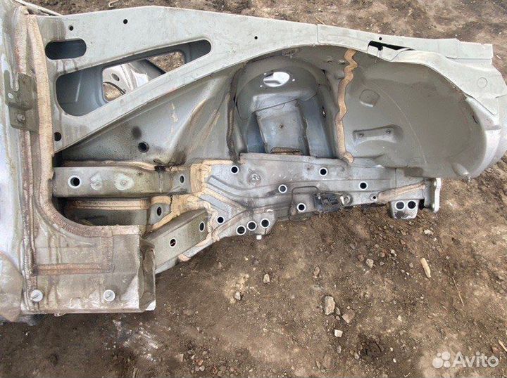 Лонжерон передний правый Mercedes-Benz E-Class