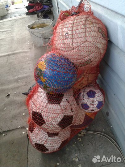 Футбольный мячи и другие