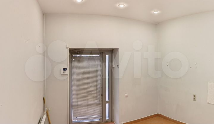 Помещение со своим входом и мокрой точкой, 16.4 м²