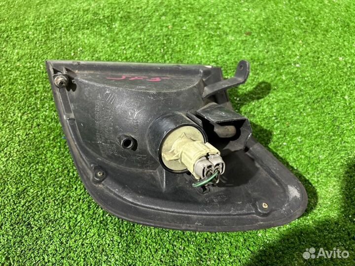 Поворотник передний правый Subaru Forester SF5 EJ