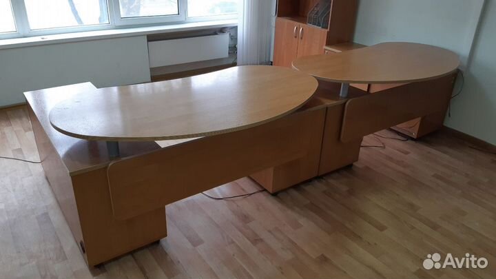 Стол офисный с тумбой