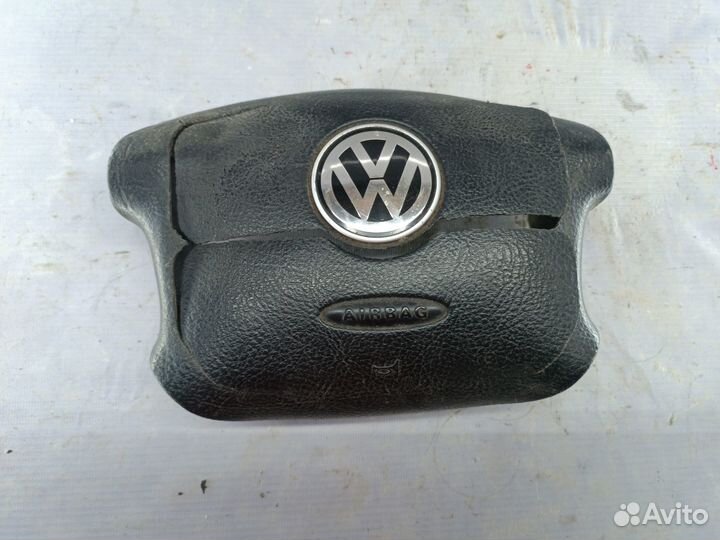 Заглушка руля Volkswagen Jetta