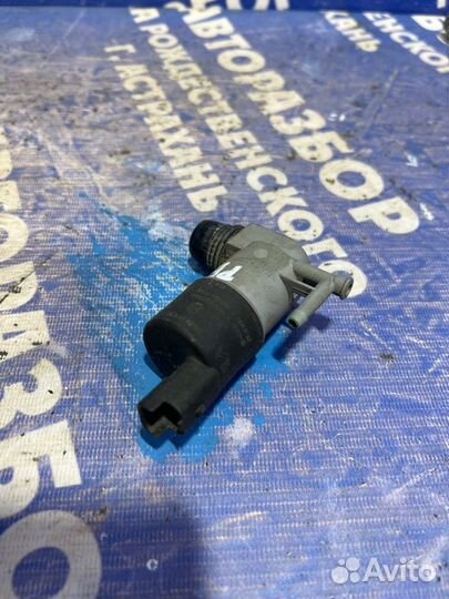 Моторчик омывателя лобового стекла Renault Logan 1