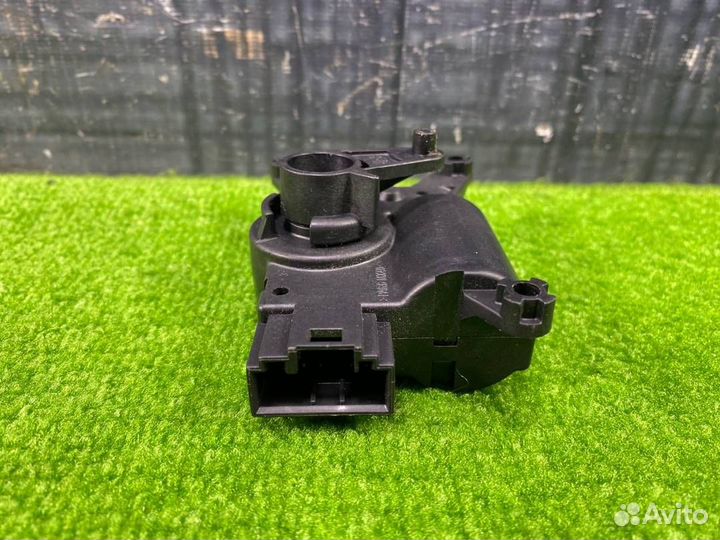 Мотор заслонки печки Audi Q7 4L BAR 2008