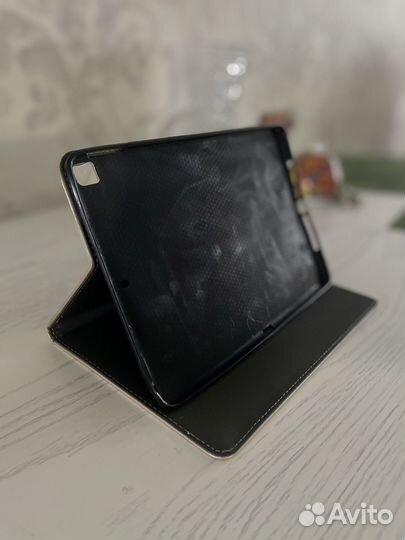 Чехол на iPad 10.2 диагональ