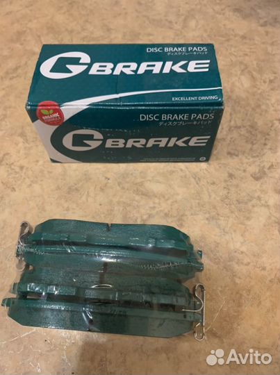 Новые Передние и задние тормозные колодки на Nissa