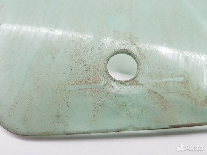 Стекло двери переднее правое (Opel Astra)