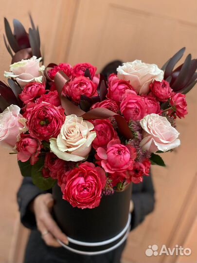 Композиция в шляпной коробке