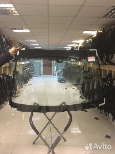 Лобовое стекло Тойота Авенсис