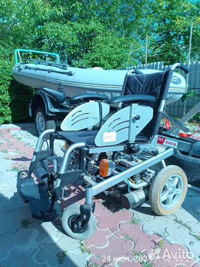 Кресло-коляска c электроприводом для инвалидов